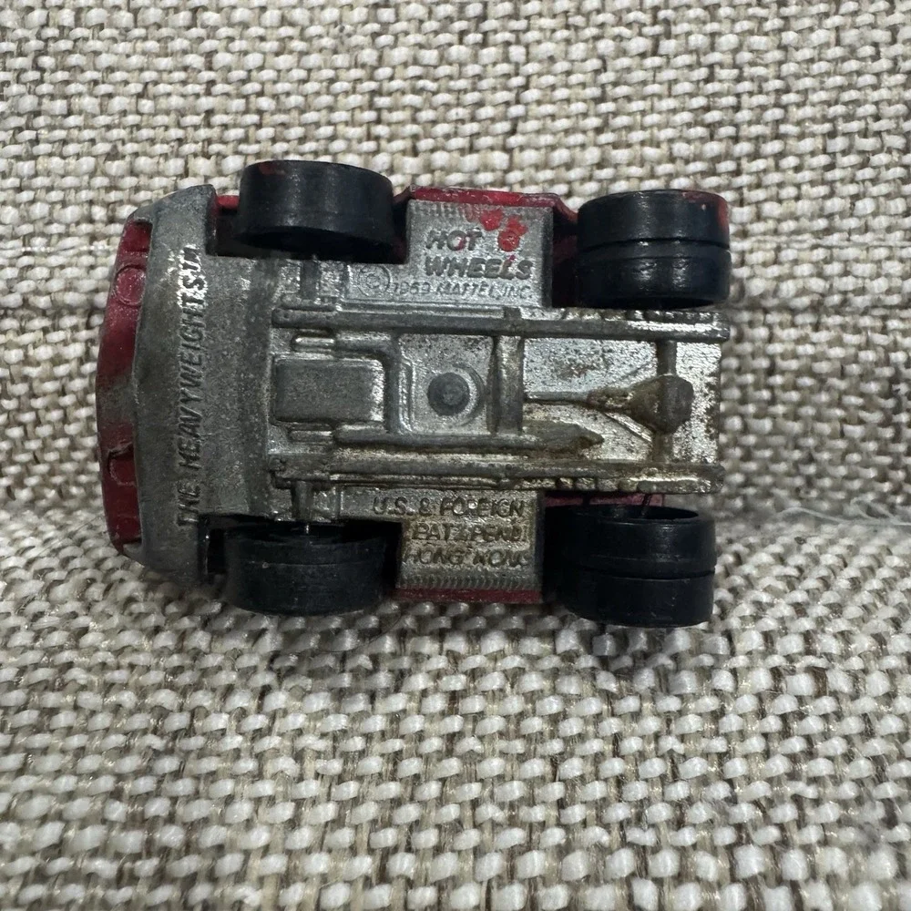 Hot‎ Wheels Redline 1969 Heavyweights Cab HK Red with White Interior